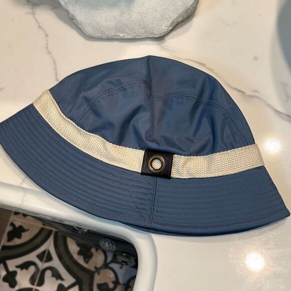 The GAP Dusty Blue Bucket Hat - Picture 3 of 5